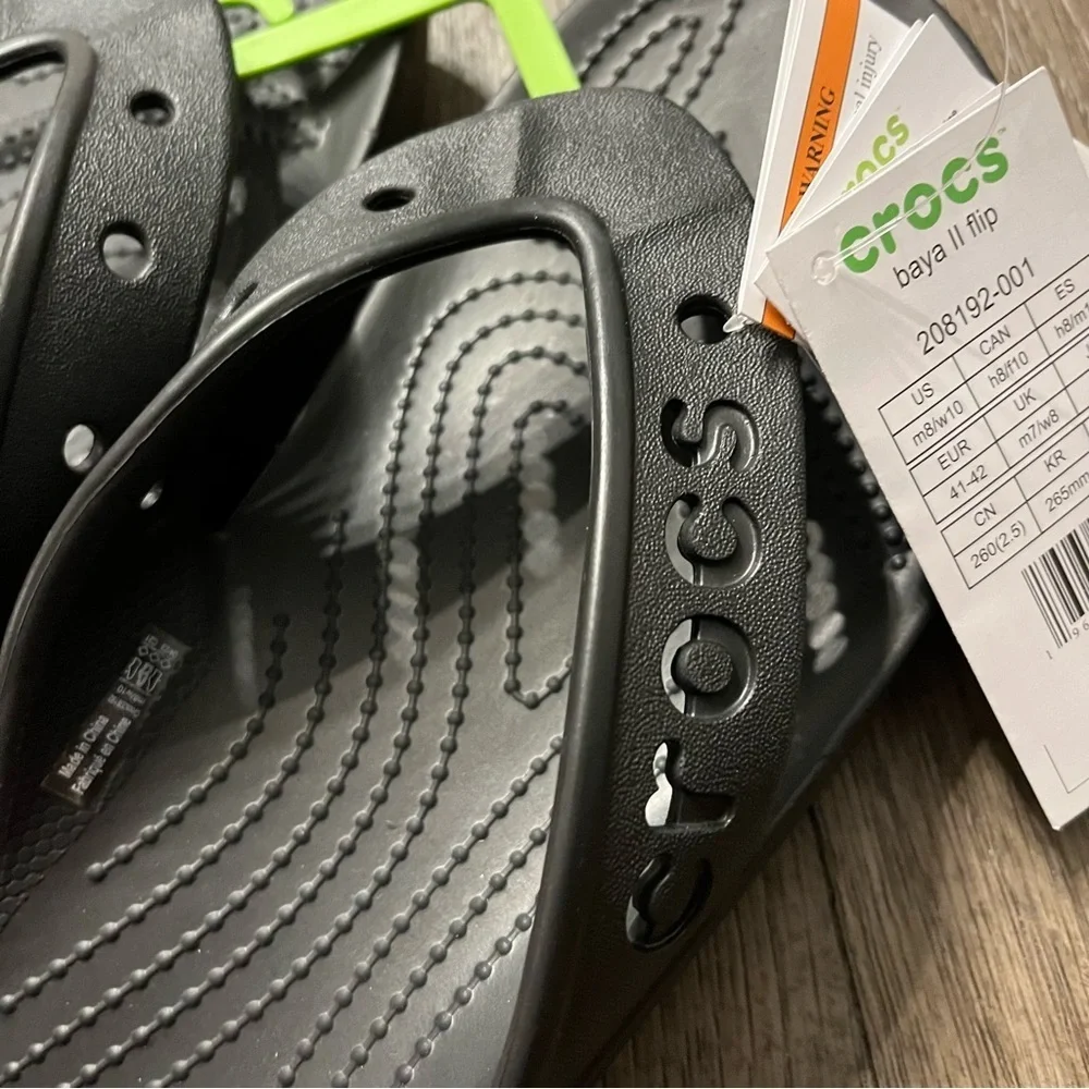Black baya ll flip crocs flip flops NWT